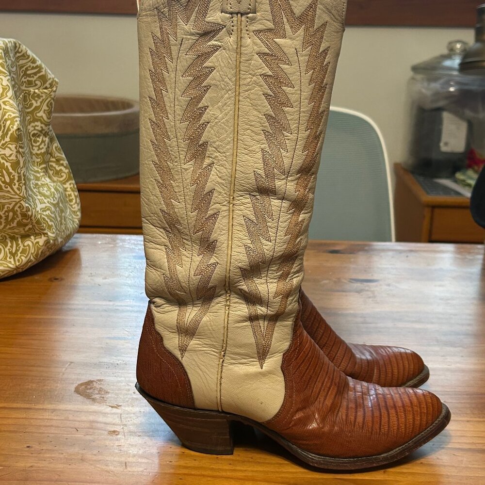 Unique Vintage Tall-top Cowboy Boots